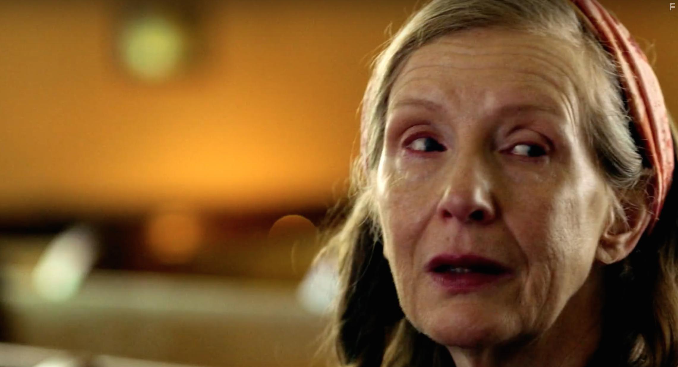 Frances Conroy in The Mist (2017)