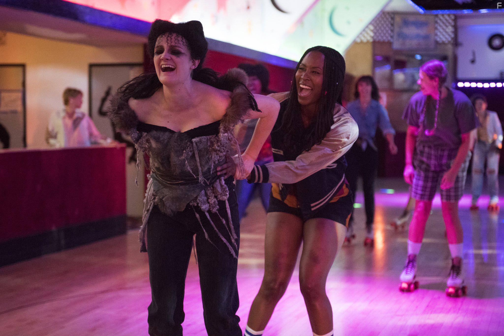 Sydelle Noel and Gayle Rankin in GLOW (2017)