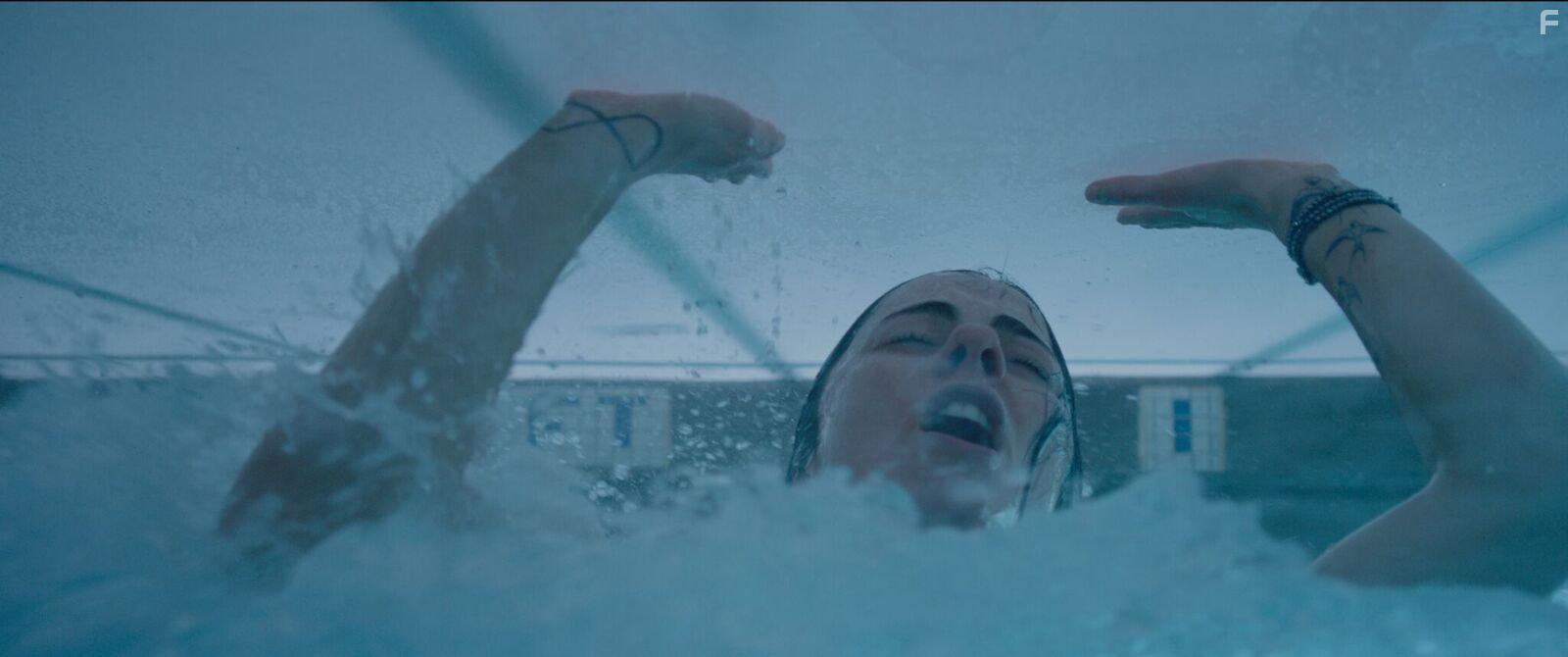 Alexandra Park in The Deep End (2016)