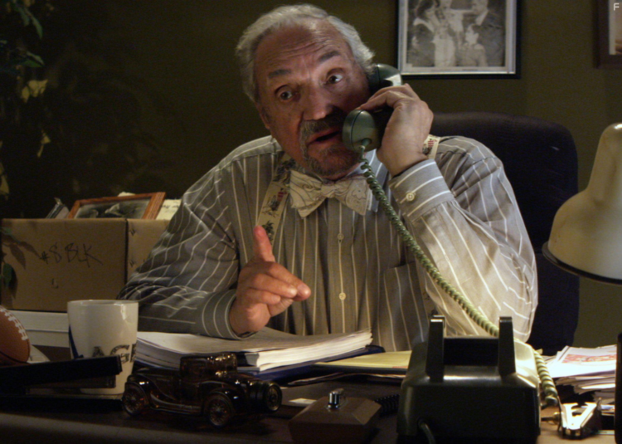 Hal Linden in Stevie D (2016)