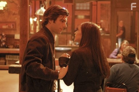Sarah Michelle Gellar and Adam Scott in Месть (2006)