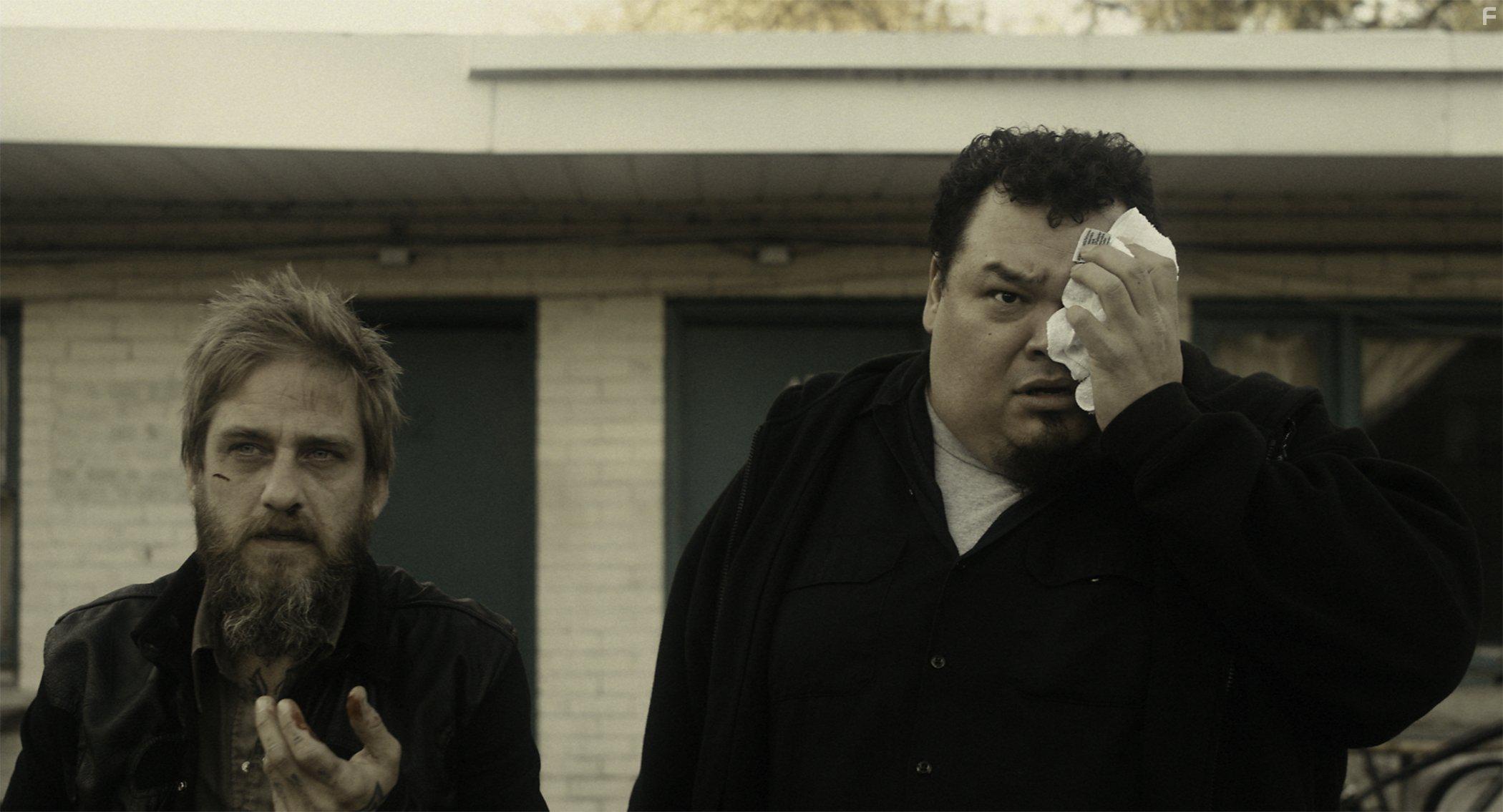 Joel Thomas Hynes and Pedro Miguel Arce in First Round Down (2016)