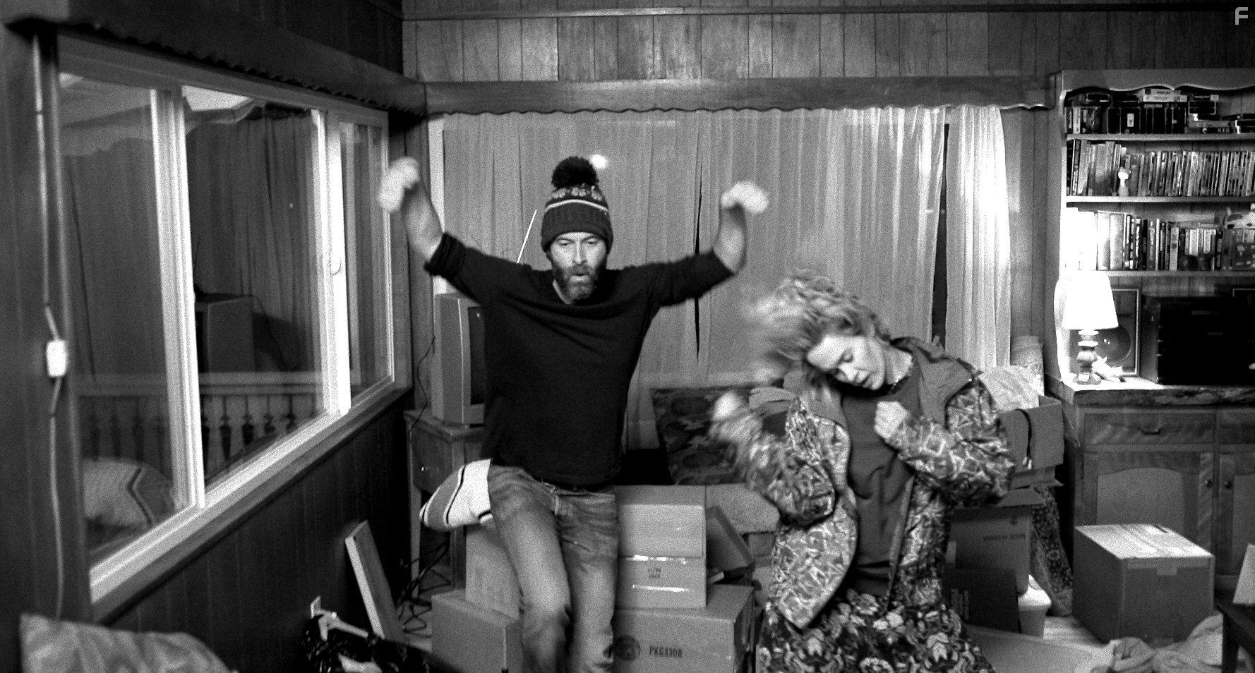 Sarah Paulson and Mark Duplass in Blue Jay (2016)