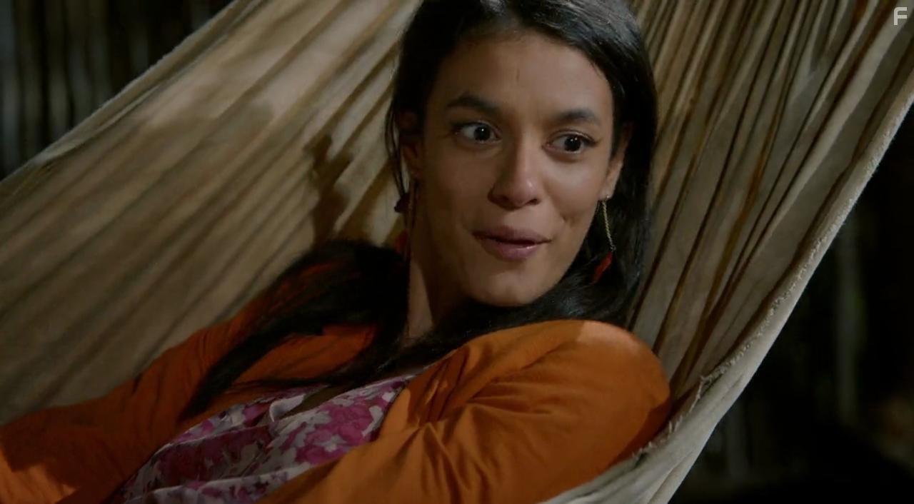 Laysla De Oliveira in Lea to the Rescue (2016)