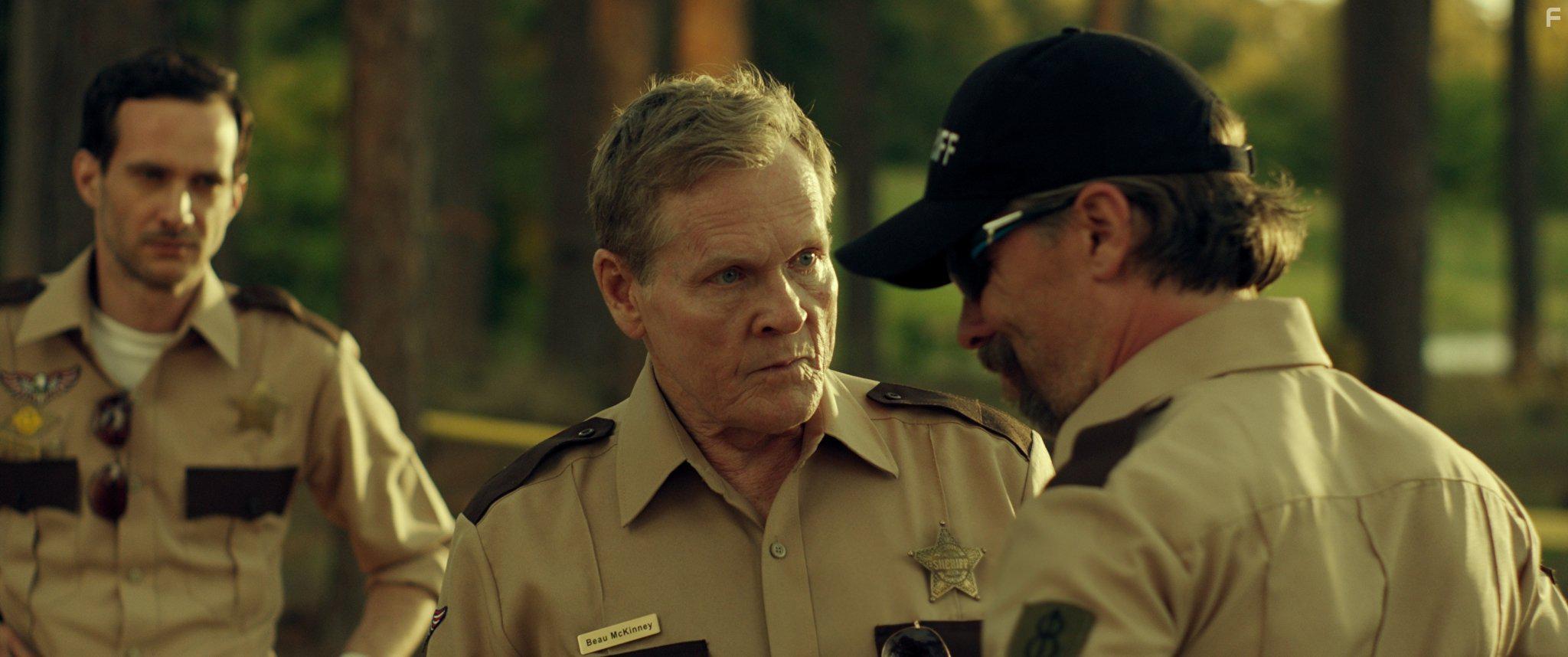 William Sadler, Miles Doleac, and Joseph VanZandt in The Hollow (2016)