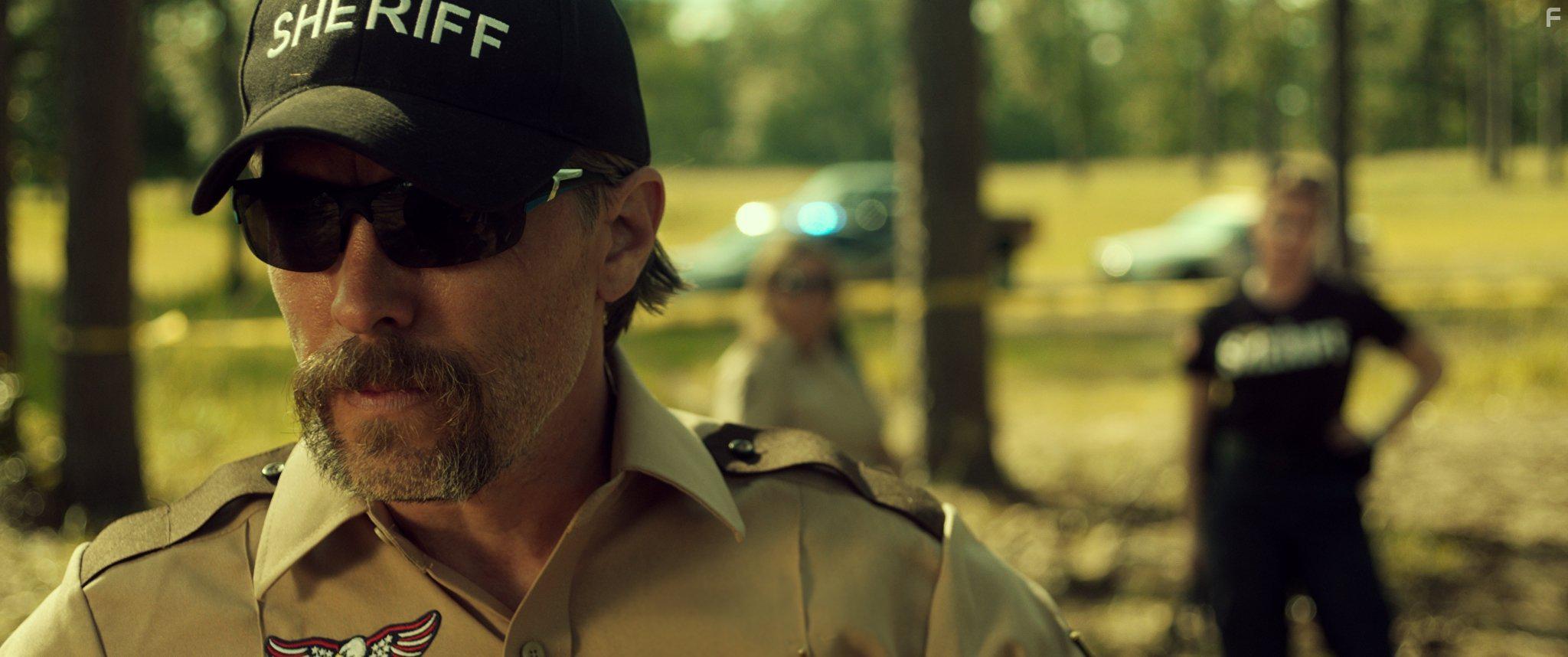 Miles Doleac and Lindsay Anne Williams in The Hollow (2016)