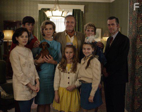 Jim Broadbent, Matthew Beard, Elaine Cassidy, Sarah Lancashire, and Juliet Stevenson in And When Did You Last See Your Father? (2007)