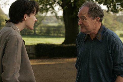 Jim Broadbent and Matthew Beard in And When Did You Last See Your Father? (2007)