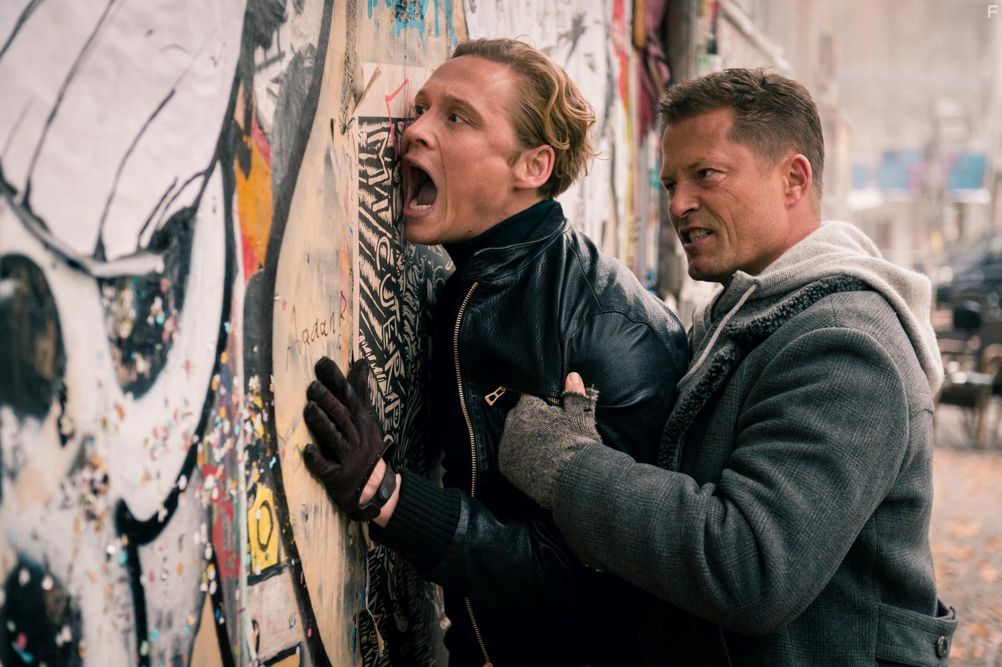 Til Schweiger and Matthias Schweighfer in Vier gegen die Bank (2016)