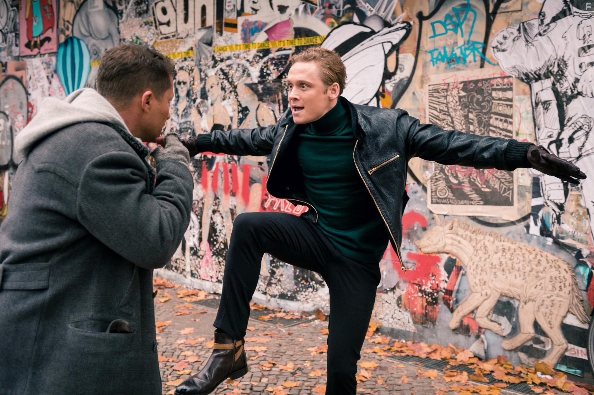 Til Schweiger and Matthias Schweighfer in Vier gegen die Bank (2016)