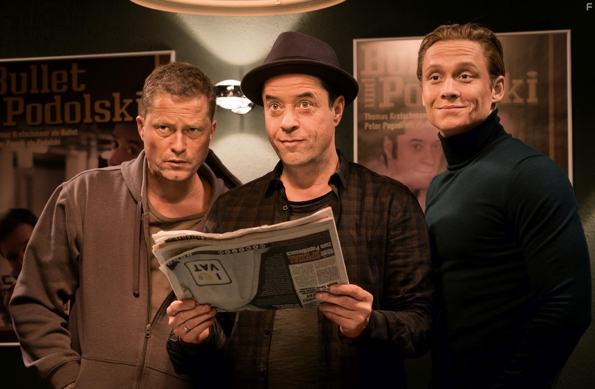 Til Schweiger, Jan Josef Liefers, and Matthias Schweighfer in Vier gegen die Bank (2016)