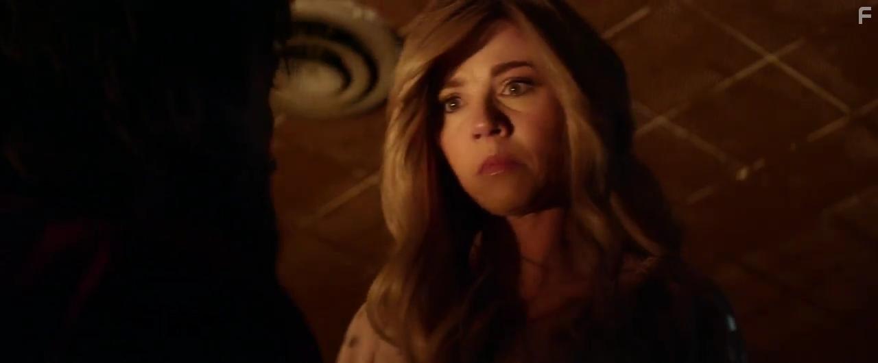 Linda Cardellini in Austin Found (2017)