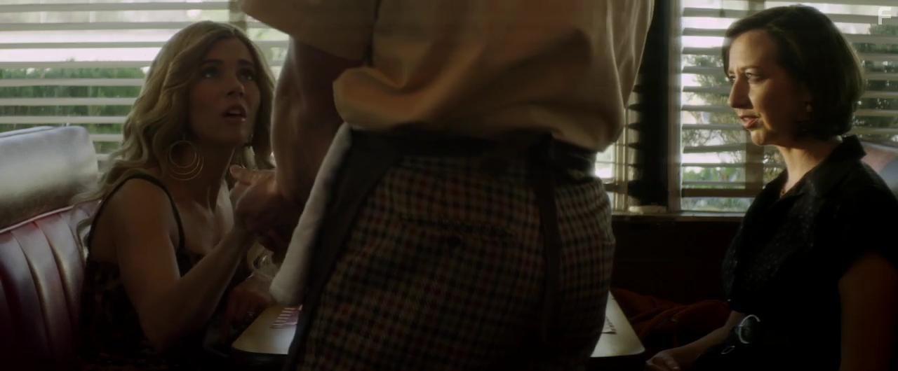 Linda Cardellini and Kristen Schaal in Austin Found (2017)