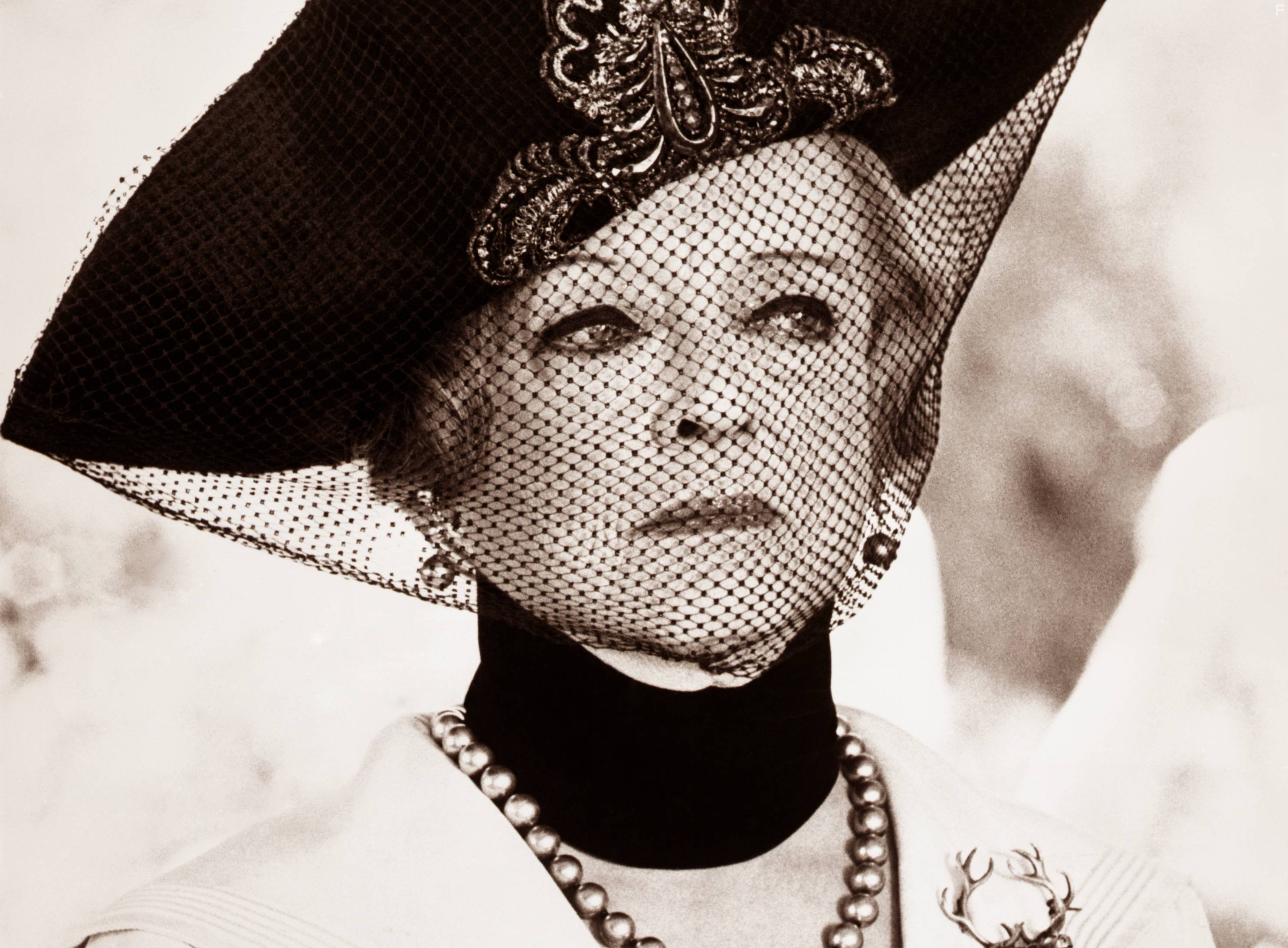 Bette Davis in Смерть на Ниле (1978)