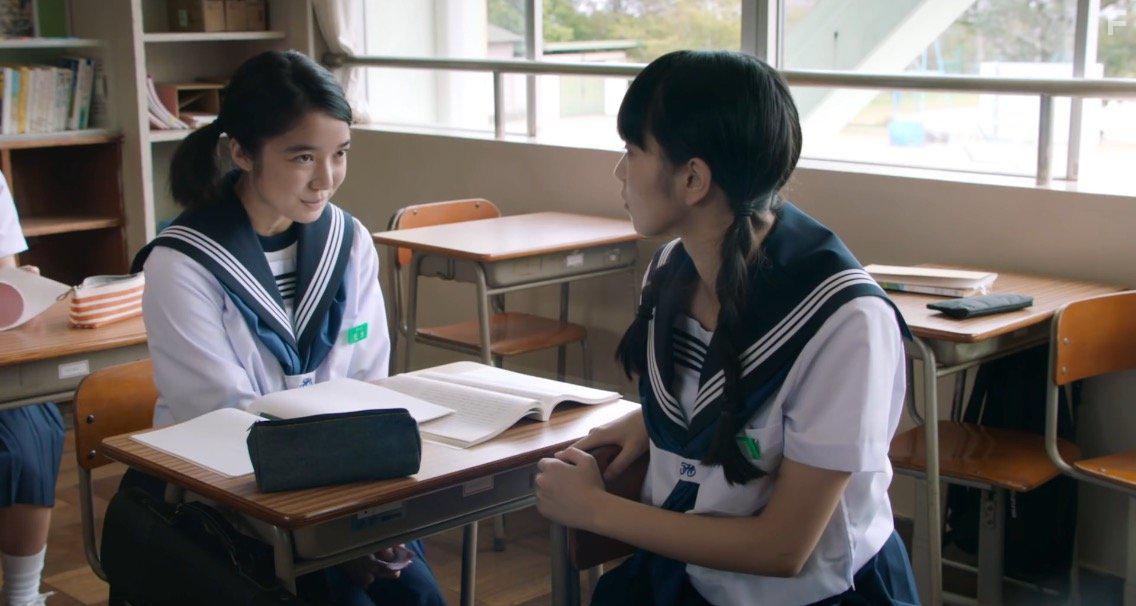 Mone Kamishiraishi and Nana Komatsu in Oboreru naifu (2016)