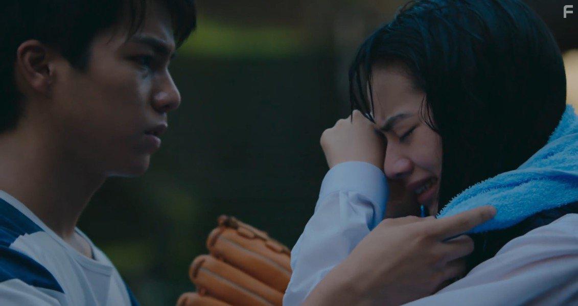 Daiki Shigeoka and Nana Komatsu in Oboreru naifu (2016)