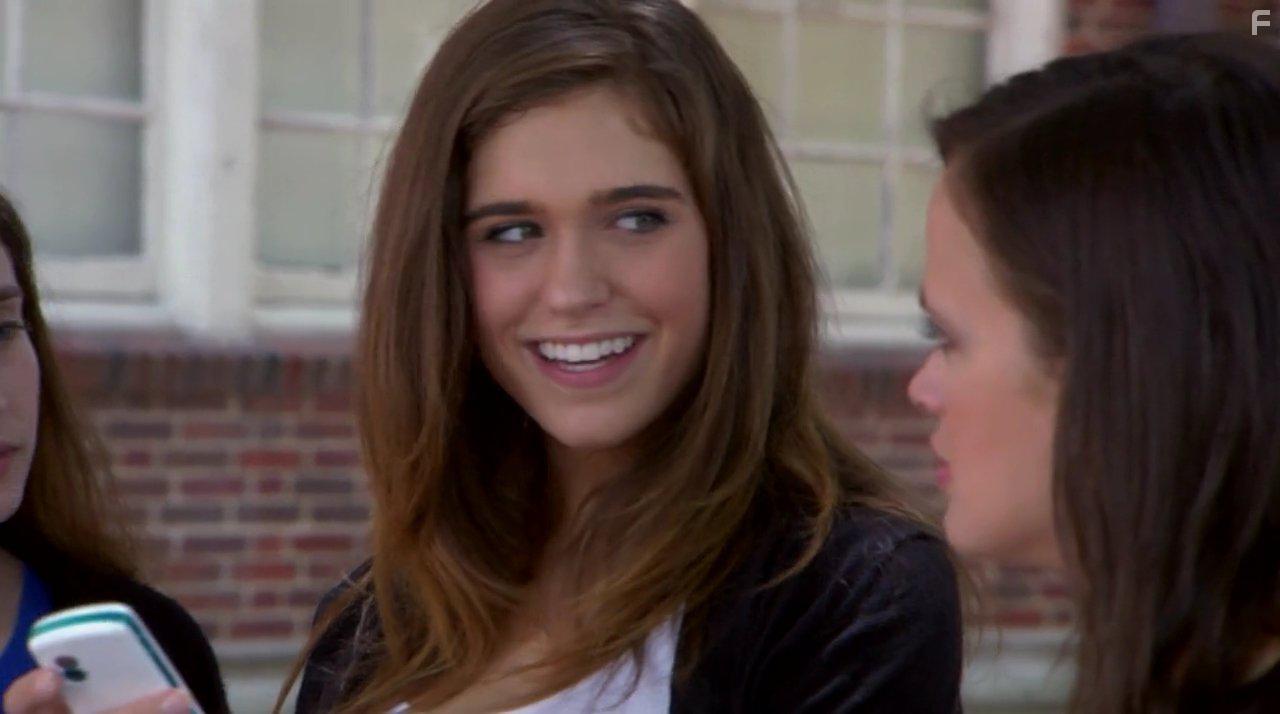 Taylor Kowald in The High Schoolers Guide to College Parties (2015)