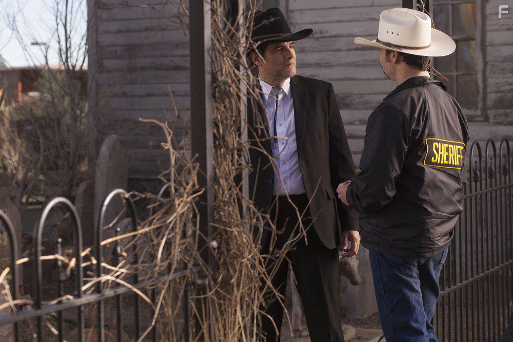 Yul Vazquez in Midnight, Texas (2016)