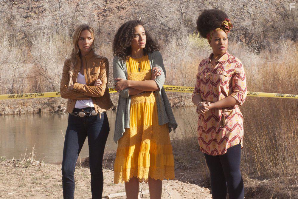 Arielle Kebbel, Kellee Stewart, and Parisa Fitz-Henley in Midnight, Texas (2016)