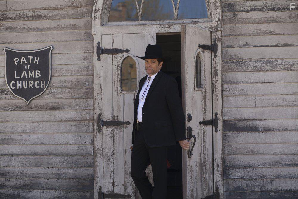 Yul Vazquez in Midnight, Texas (2016)