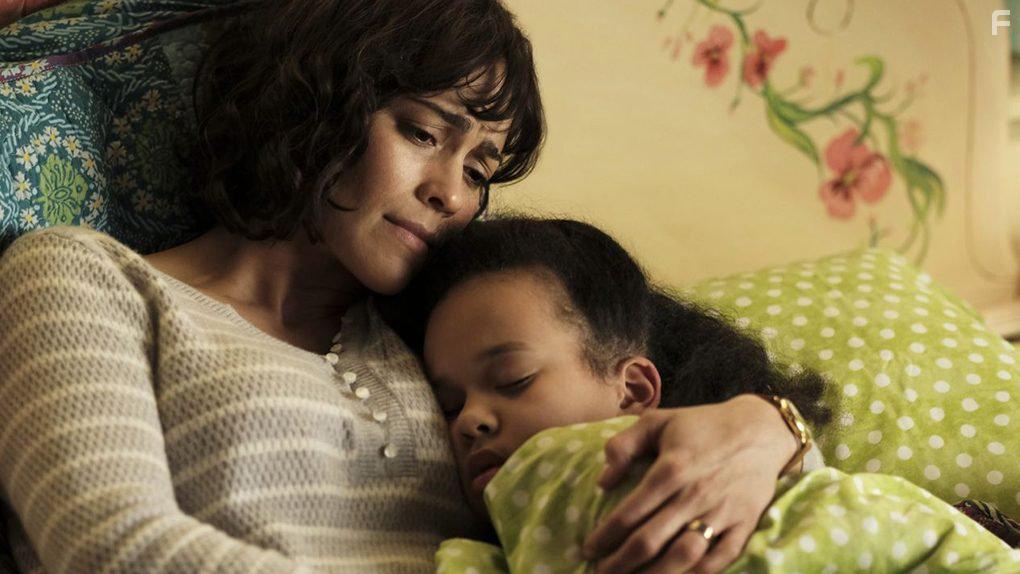 Paula Patton and Aria Birch in Somewhere Between (2017)