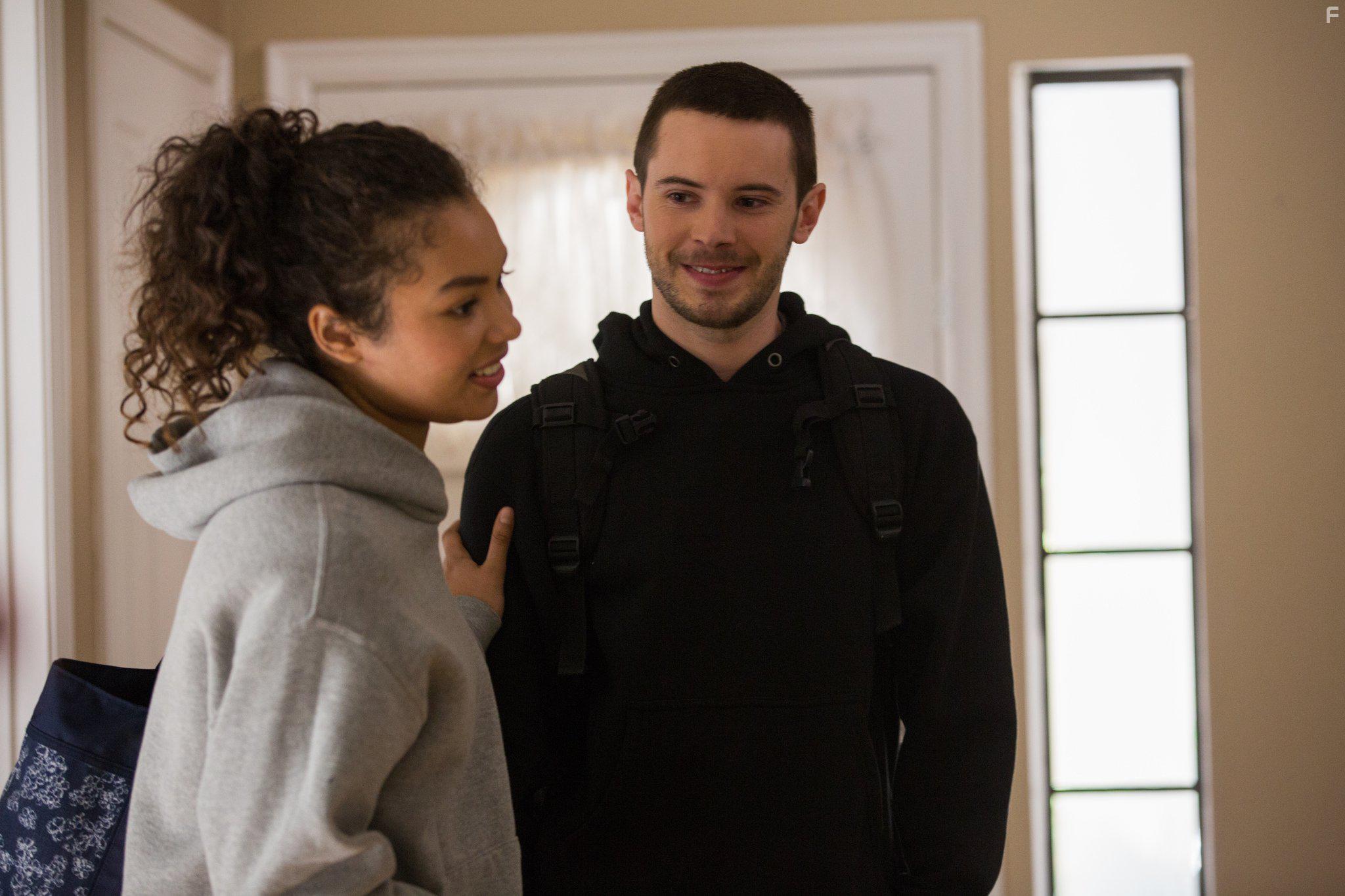 Tyler Ross and Jessica Sula in The Lovers (2017)