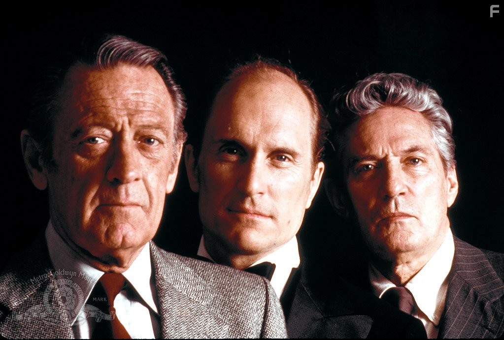 William Holden, Robert Duvall, and Peter Finch in Телесеть (1976)