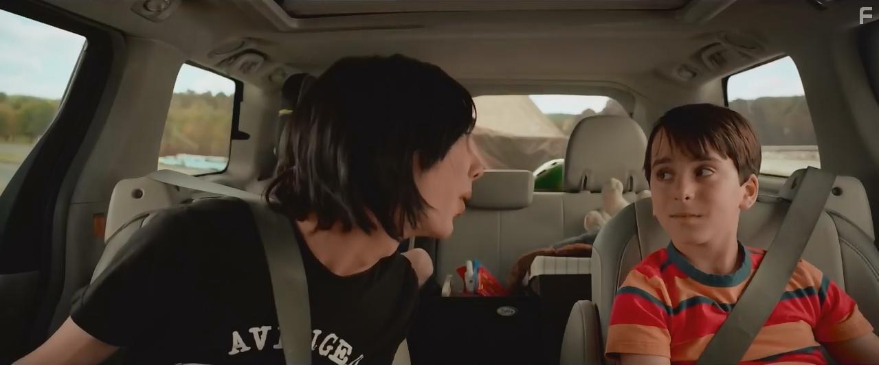 Charlie Wright and Jason Drucker in Diary of a Wimpy Kid: The Long Haul (2017)