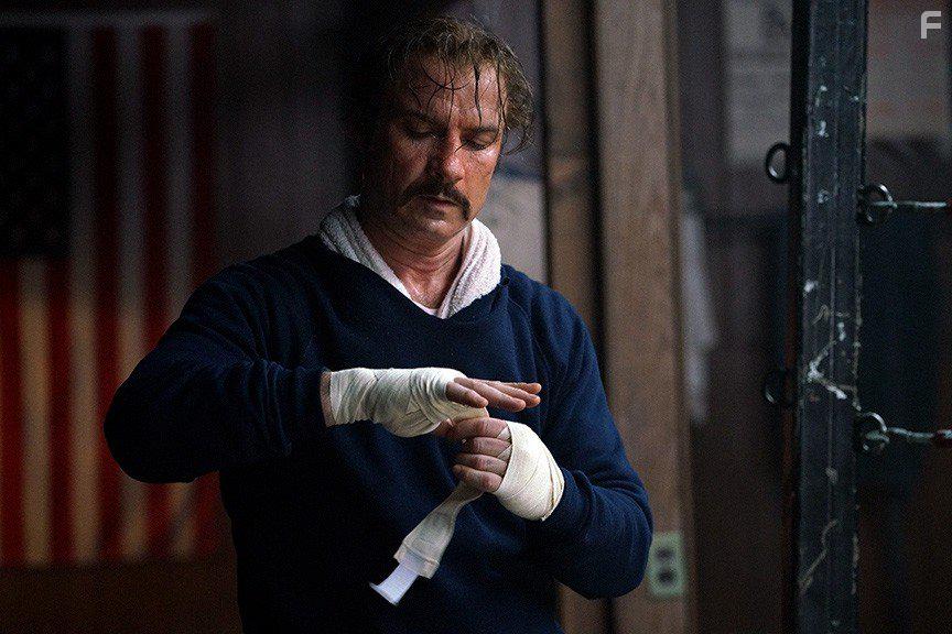 Liev Schreiber in The Bleeder (2016)