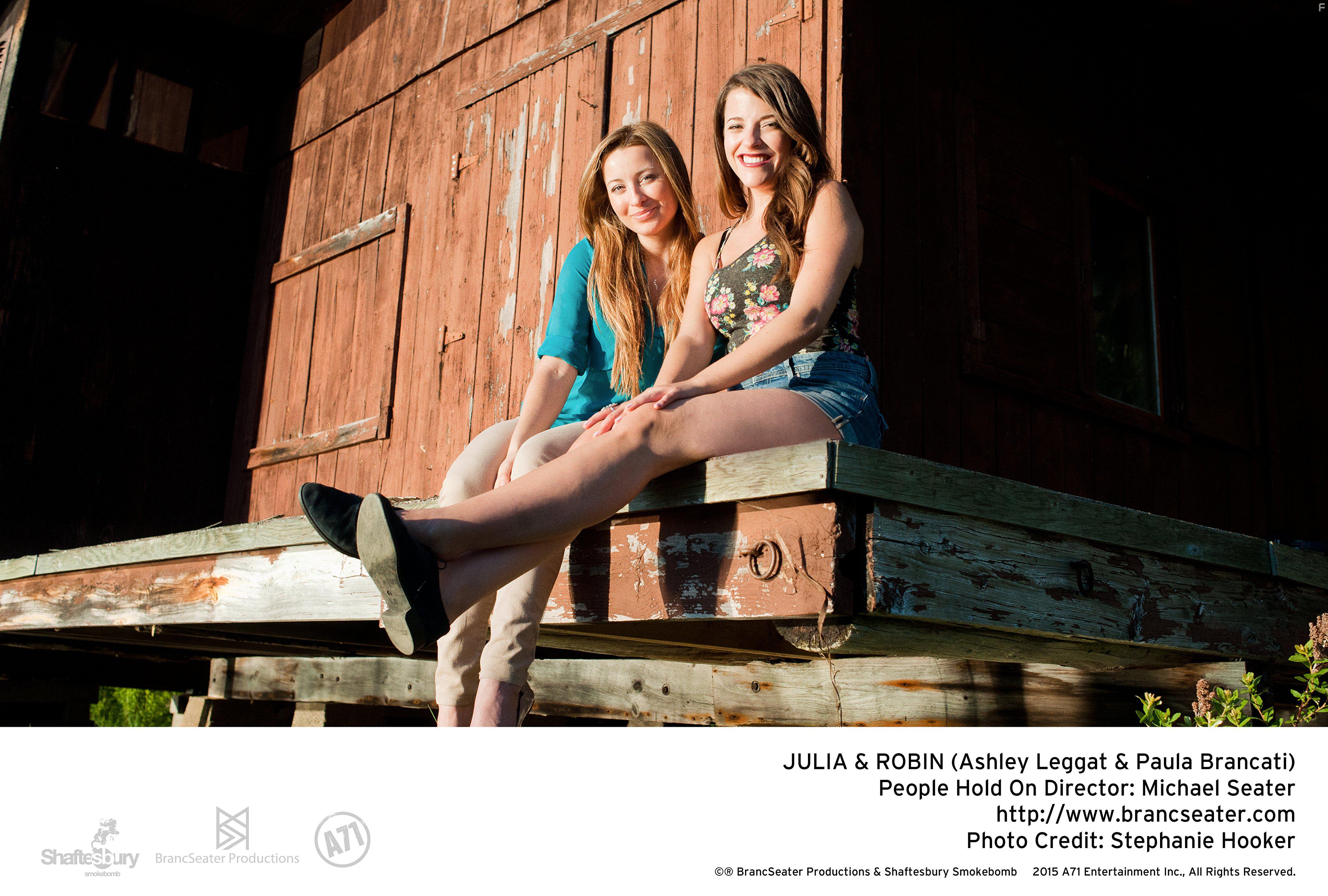 People Hold On (2015)