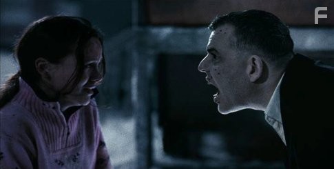 Danny Huston and Camille Keenan in 30 Дней ночи (2007)
