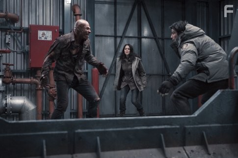 Josh Hartnett, Amber Sainsbury, and Andrew Stehlin in 30 Дней ночи (2007)