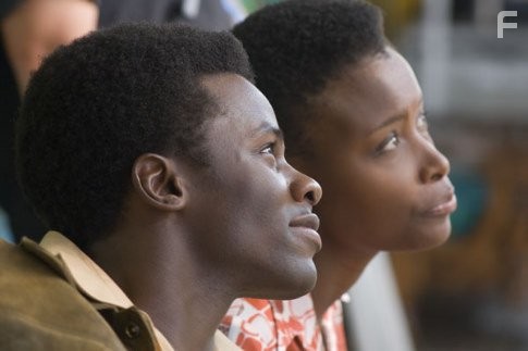 Derek Luke and Bonnie Henna in Игра с огнем (2006)
