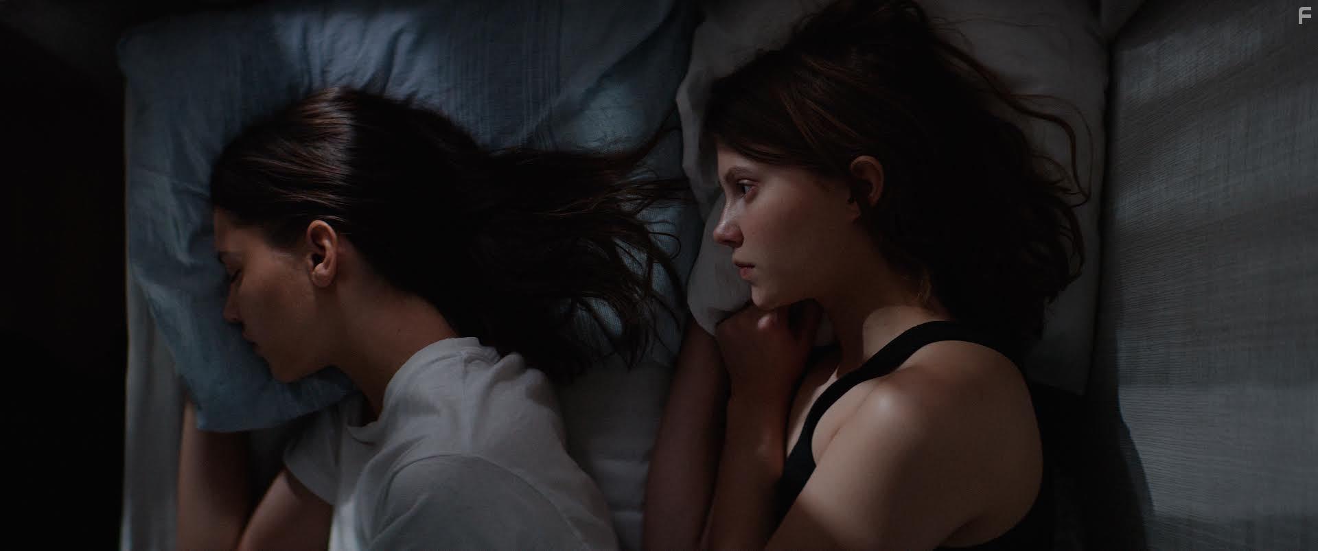 Eili Harboe and Okay Kaya in Thelma (2017)