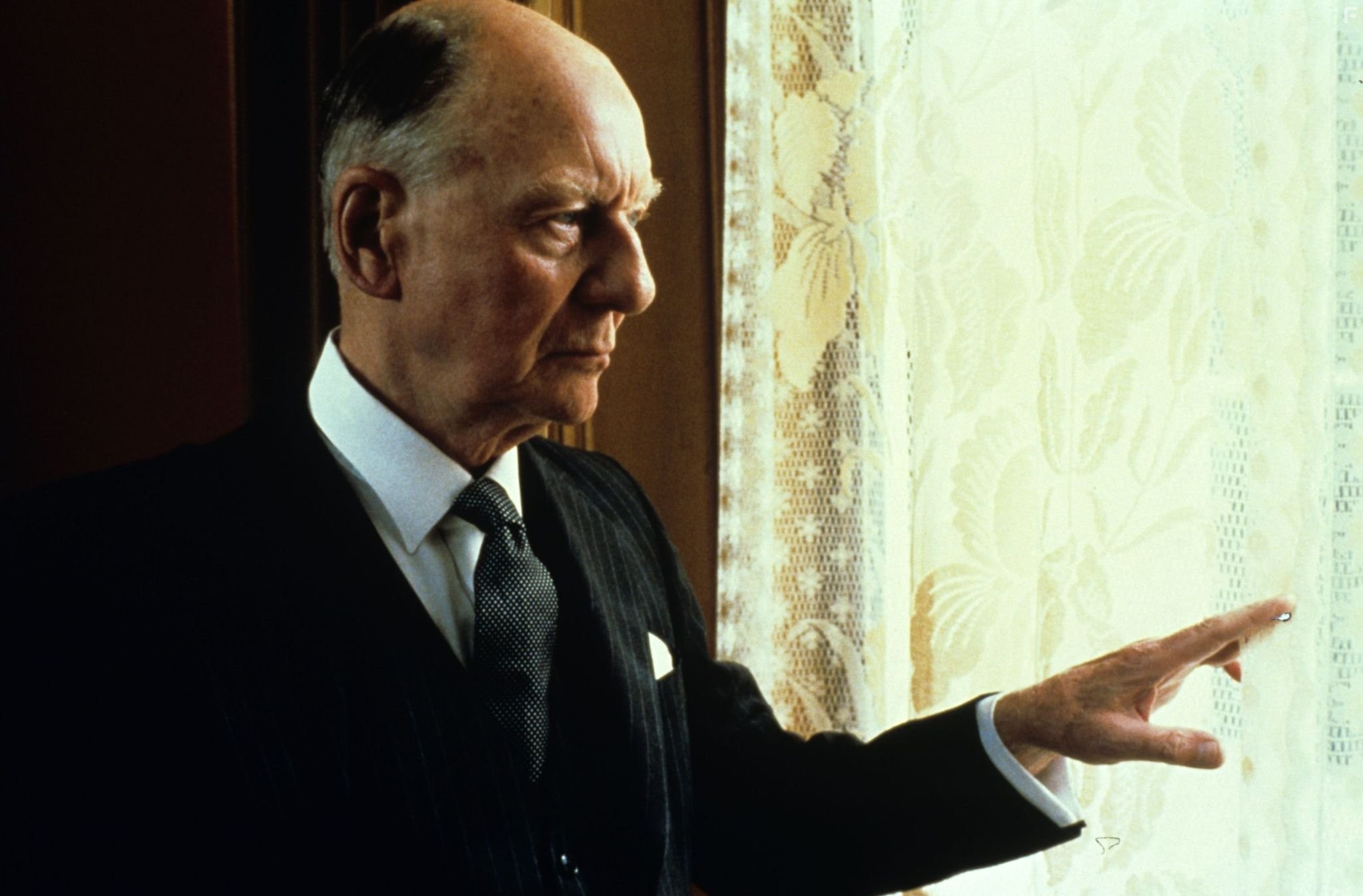 John Gielgud in Ганди (1982)