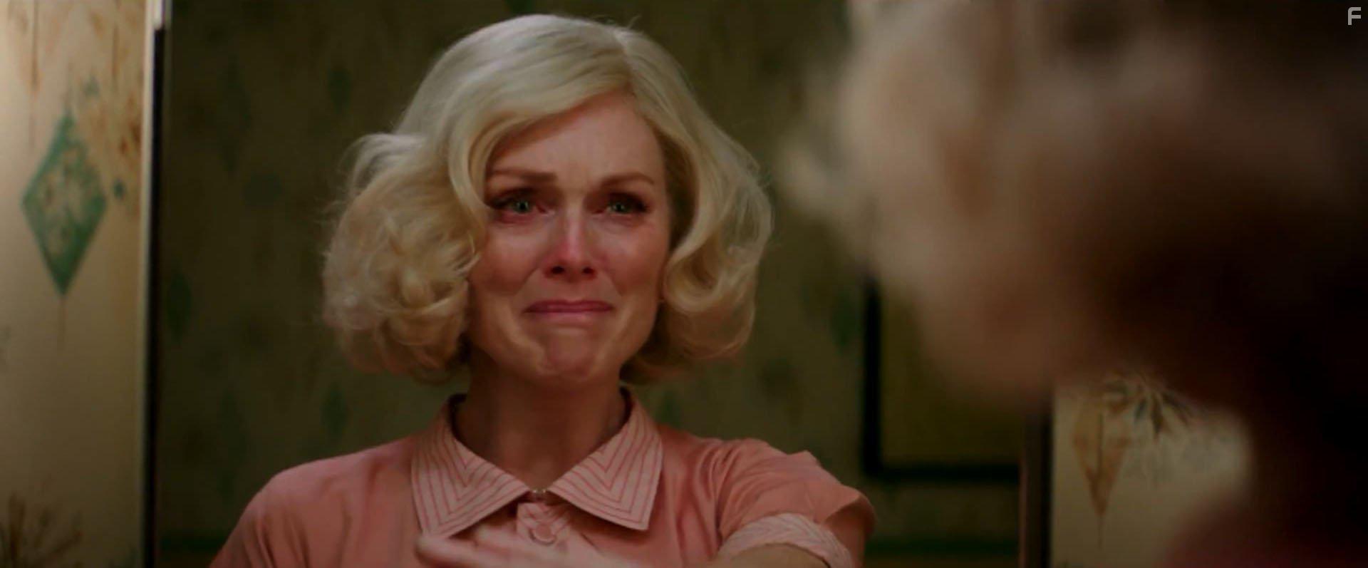 Julianne Moore in Suburbicon (2017)