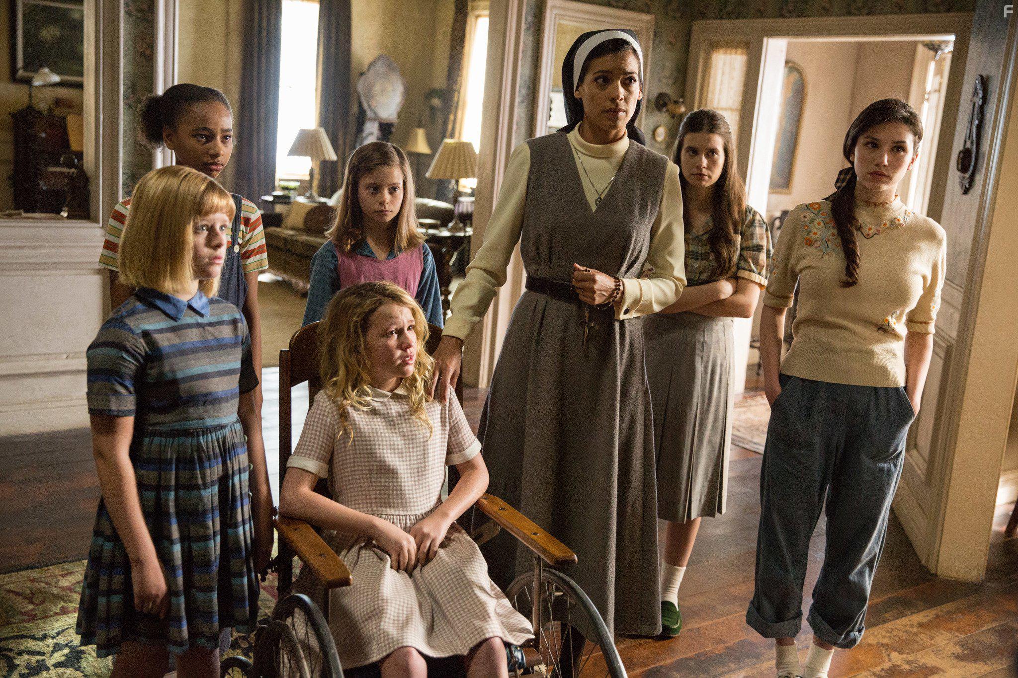 Grace Fulton, Stephanie Sigman, Philippa Coulthard, Tayler Buck, Talitha Bateman, and Lulu Wilson in Annabelle: Creation (2017)