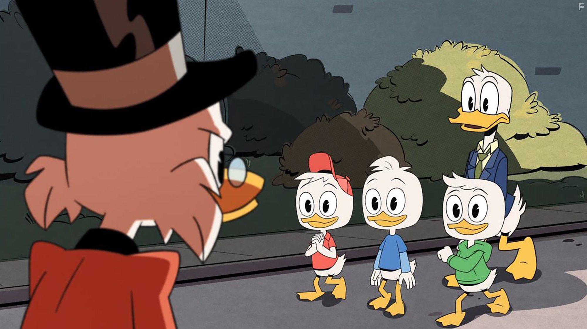 David Tennant, Toks Olagundoye, Bobby Moynihan, Kate Micucci, Danny Pudi, Ben Schwartz, and Beck Bennett in DuckTales (2017)