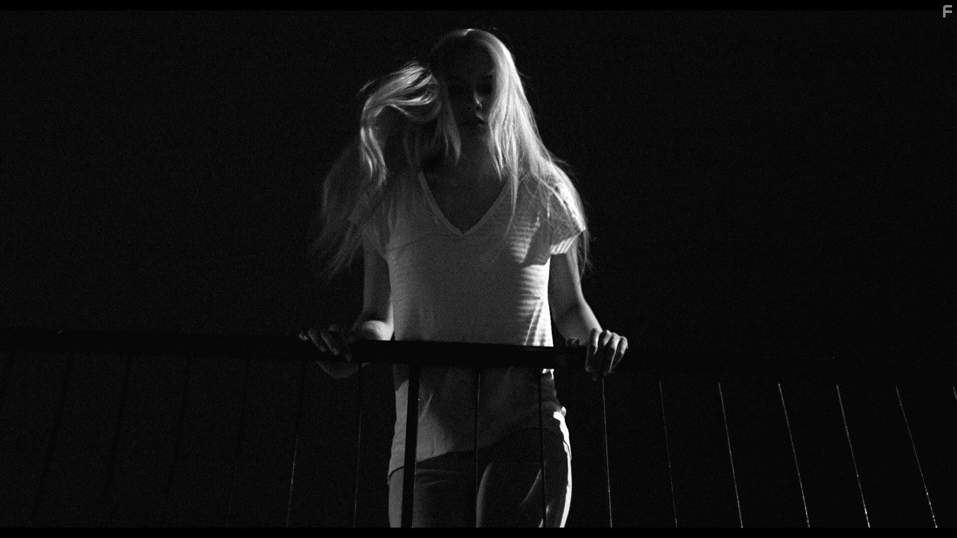 Milena Djurovic in Otvorena (2016)