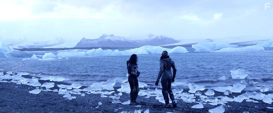 Justin Price and Deanna Grace Congo in Alien Reign of Man (2017)