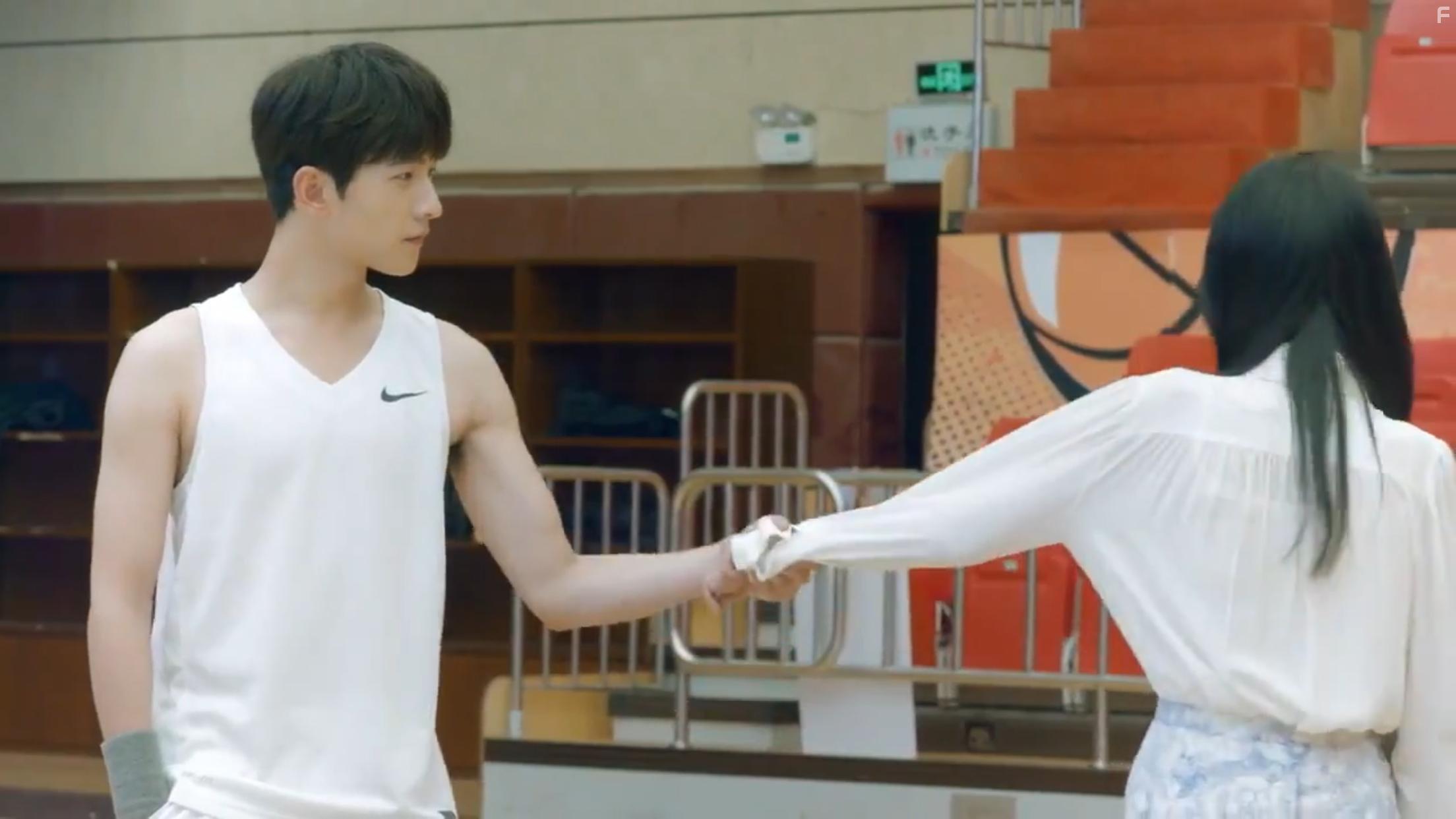 Yang Yang and Shuang Zheng in Love O2O (2016)