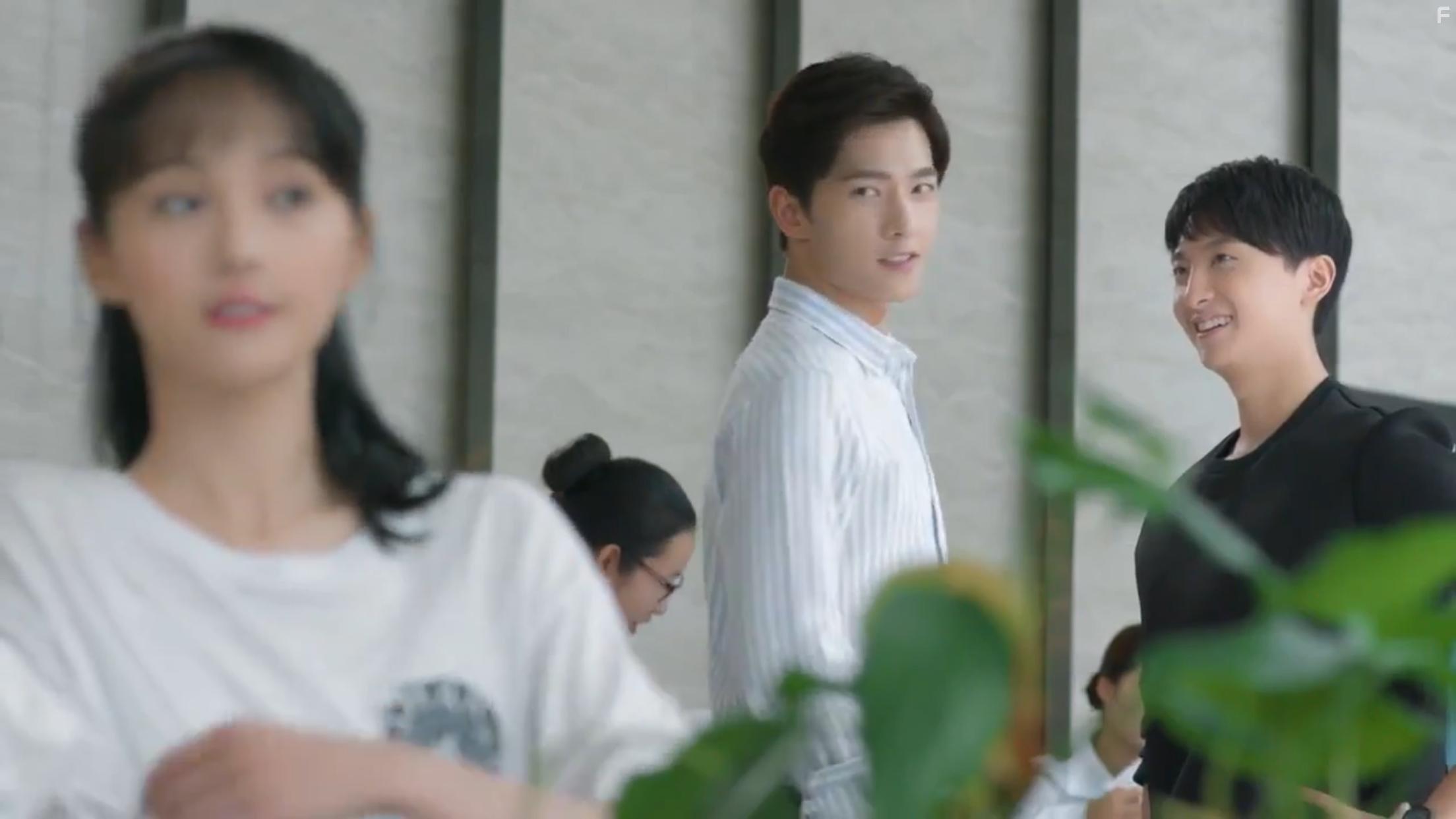 Yang Yang and Shuang Zheng in Love O2O (2016)