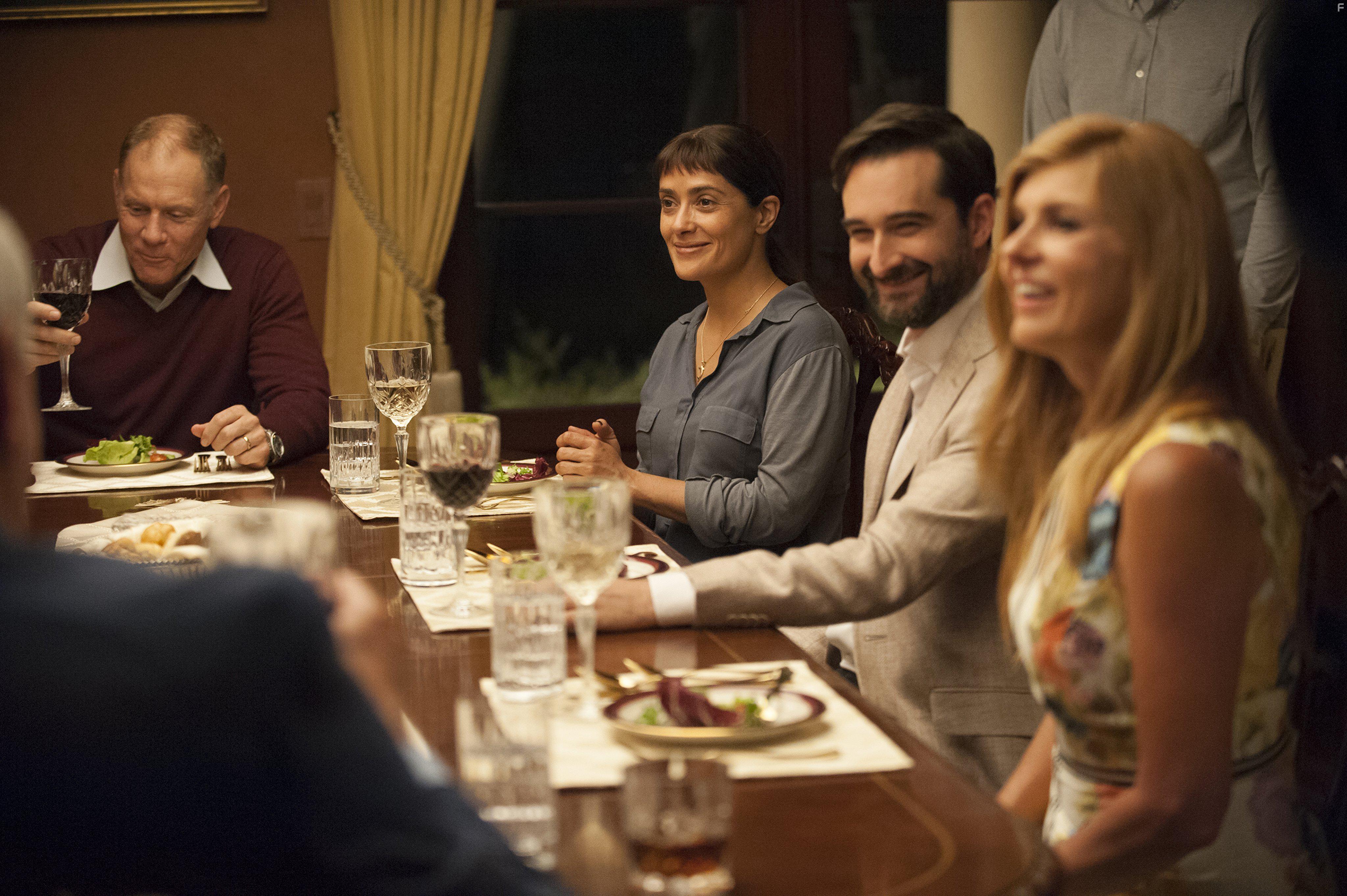 Salma Hayek, Connie Britton, Jay Duplass, and David Warshofsky in Beatriz at Dinner (2017)
