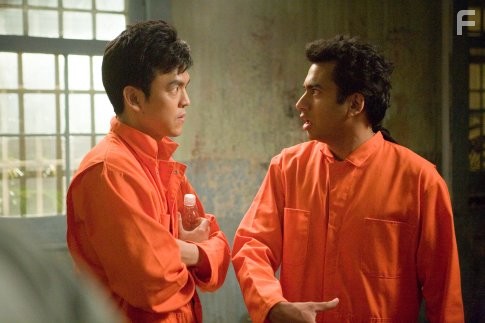 John Cho and Kal Penn in Гарольд и Кумар: Побег из Гуантанамо (2008)