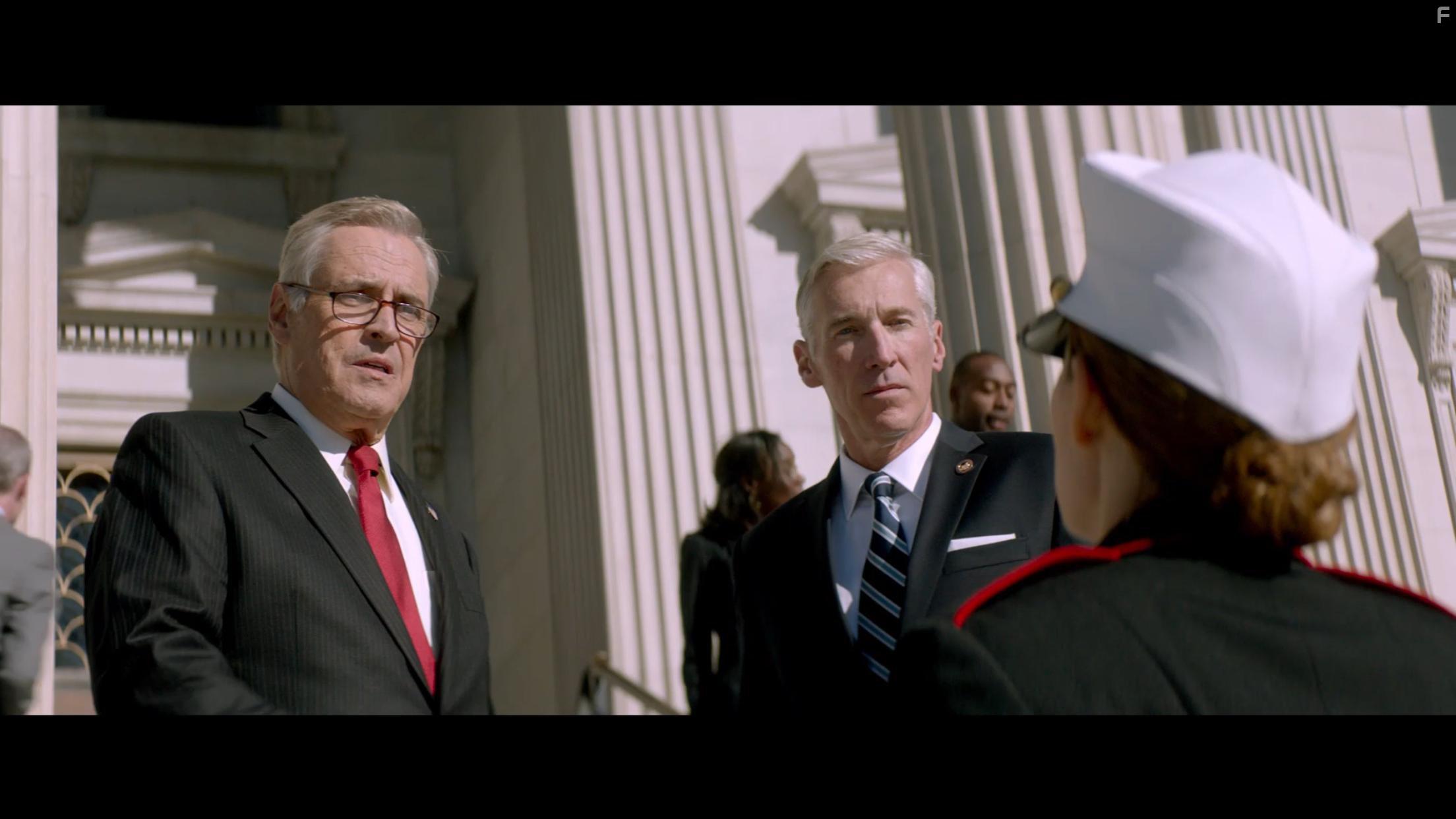 Kate Mara, Andrew Masset, and Fred Galle in Megan Leavey (2017)