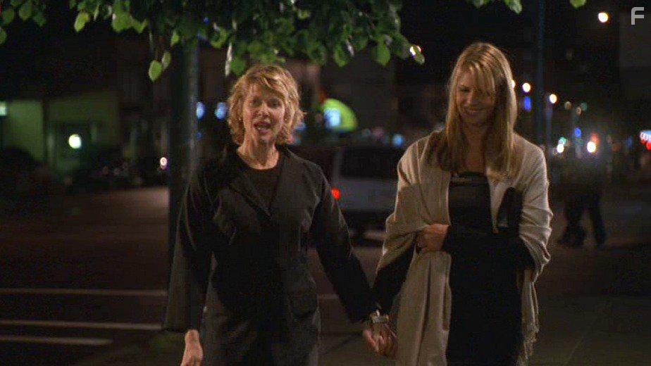 Elle Macpherson and Kate Capshaw in A Girl Thing (2001)