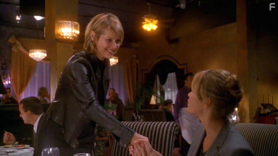 Elle Macpherson and Kate Capshaw in A Girl Thing (2001)