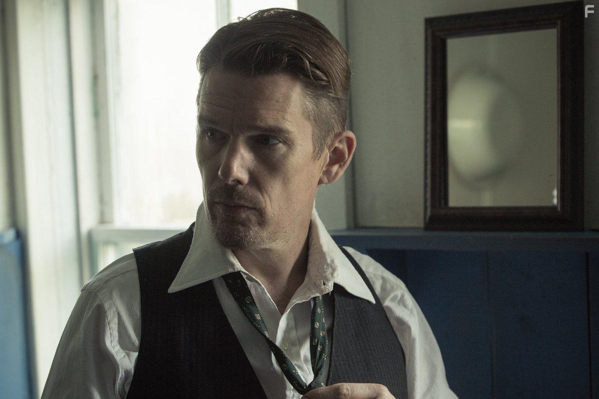 Ethan Hawke in Maudie (2016)