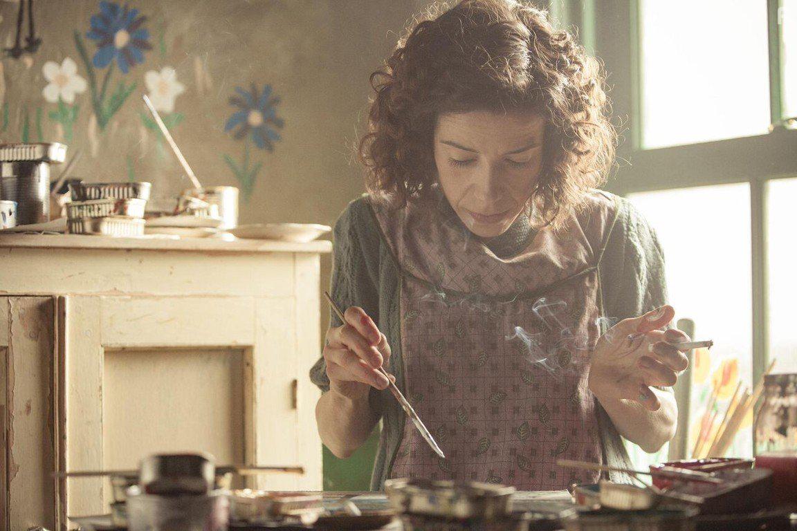 Sally Hawkins in Maudie (2016)