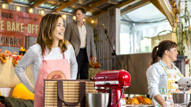 Julie Gonzalo in Pumpkin Pie Wars (2016)